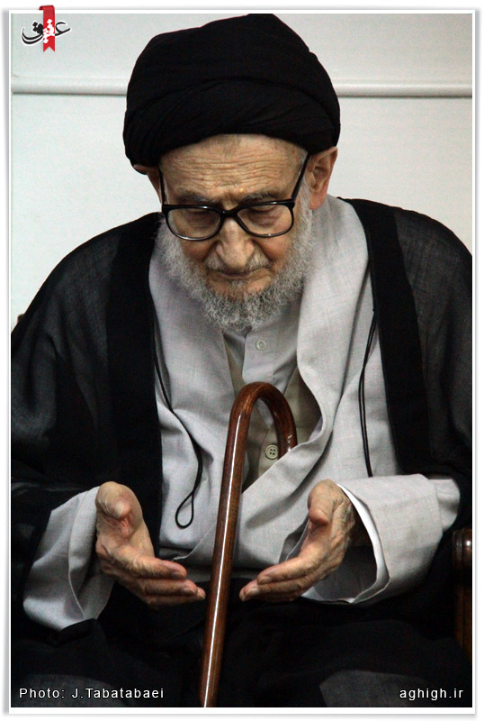 روضه خانگی آیت الله ضیاءآبادی با سخنرانی حجت الاسلام محسن الهی و مداحی حاج محسن اعتمادیان