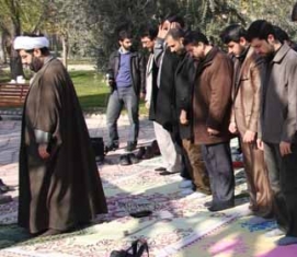 برپایی نماز جماعت در اماکن تجاری قم