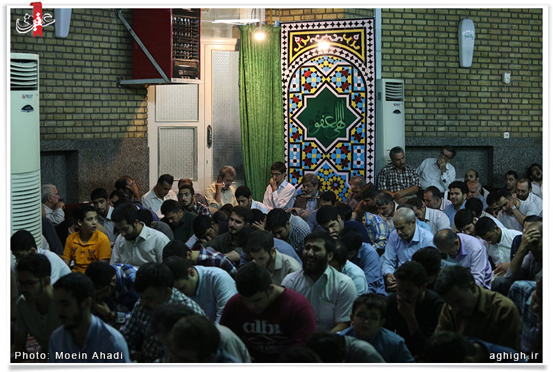 مناجات خوانی ماه رمضان در مسجد الشهدا