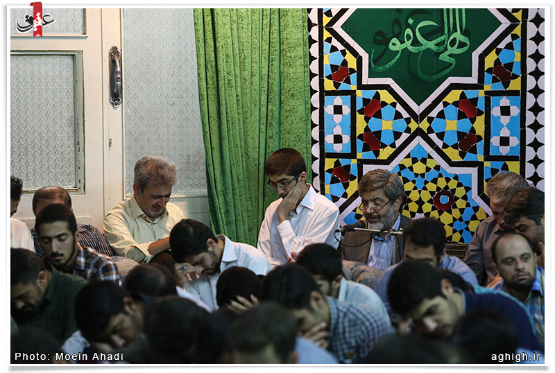 مناجات خوانی ماه رمضان در مسجد الشهدا