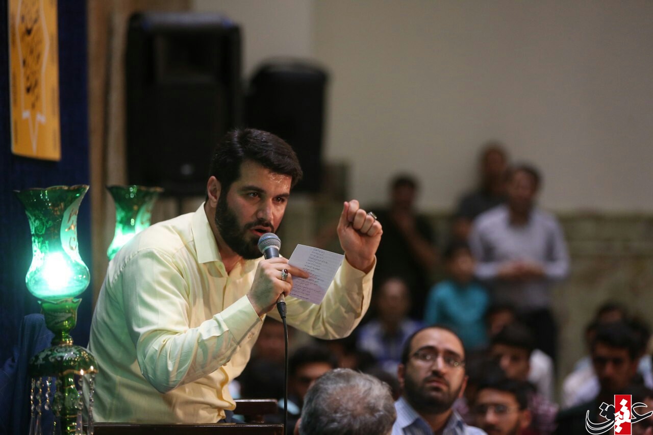 شعرخوانی مطیعی برای مجاهدانی که به یاری سیلزدهها رفتند شعرخوانی مطیعی برای مجاهدانی که به یاری سیلزدهها رفتند