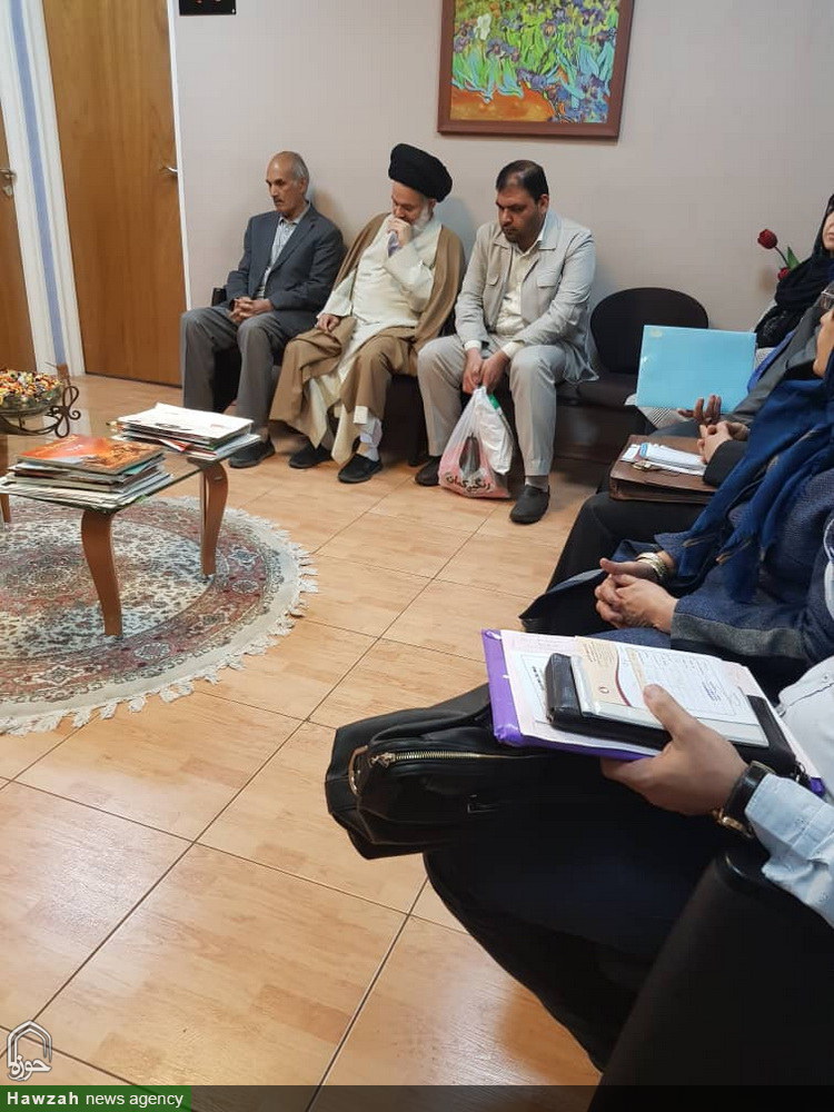 حضور آیت الله در مطب دکتر بدون تشریفات