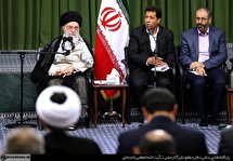 دیدار جمعی از شاعران و اهالی فرهنگ و ادب با رهبر انقلاب
