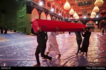 مفروش کردن صحن امام حسین(ع) و قمربنی هاشم(ع)