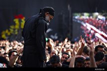 چهارپایه خوانی حاج محمود کریمی در شب عاشورا