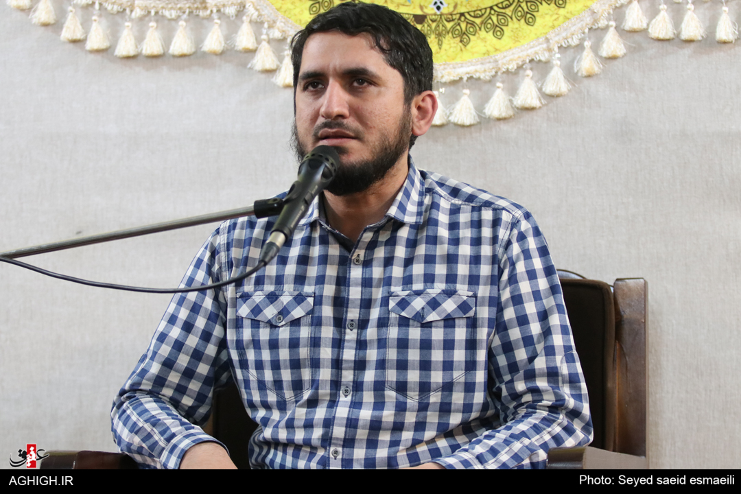 امیر عباسی امشب در هیأت میثاق با شهدا مدیحهسرایی میکند امیر عباسی امشب در هیأت میثاق با شهدا مدیحهسرایی میکند