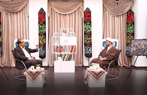 امر اهلبیت(ع) نباید فدای دیده شدن افراد شود امر اهلبیت(ع) نباید فدای دیده شدن افراد شود