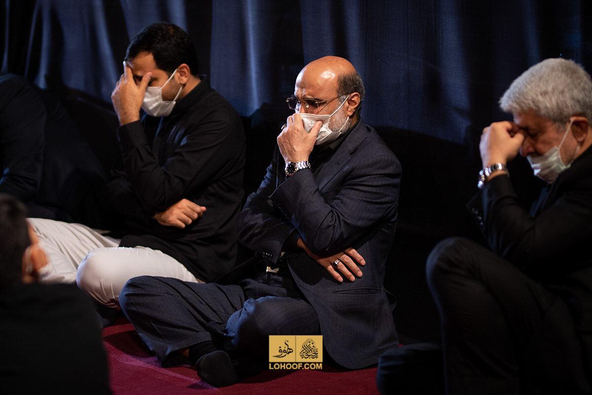 حضور مجری معروف و رئیس صدا و سیما در هیئت ریحانةالحسین(س)