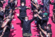 نماز
و عزاداری ظهر عاشورا در هیئت ابن الرضا(ع)