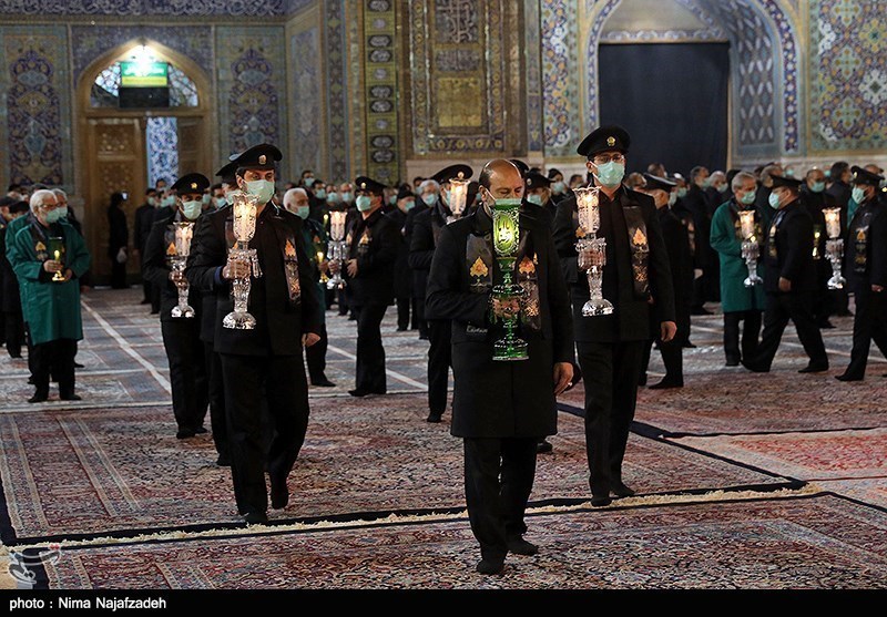 مراسم شام غریبان شهادت حضرت رضا (ع) در حرم رضوی برگزار شد