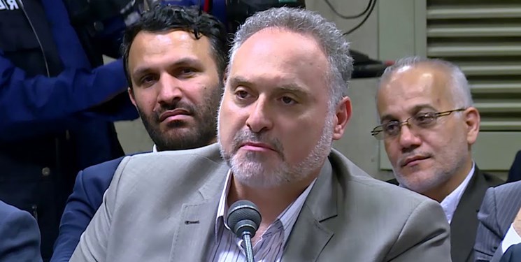 افشین علا از شاعران کشورمان در واکنش به اهانت مکرون به ساحت پیامبر مهربانی‌ها شعری را منتشر کرد.