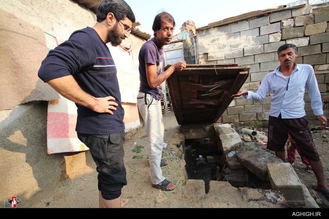 اثر حضور مداحان در میان سیلزدگان جنوب کشور