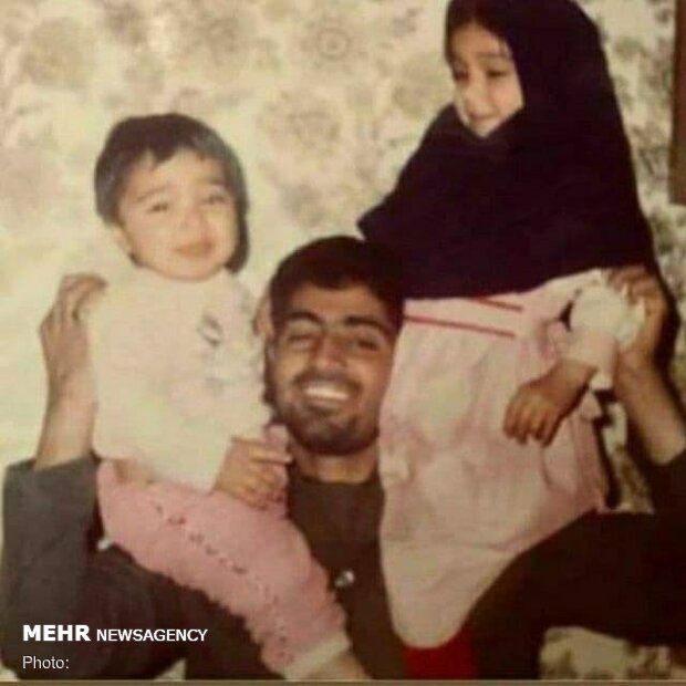 تصویری جالب از حاج قاسم سلیمانی و فرزندانش در خردسالی تصویری جالب از حاج قاسم سلیمانی و فرزندانش در خردسالی
