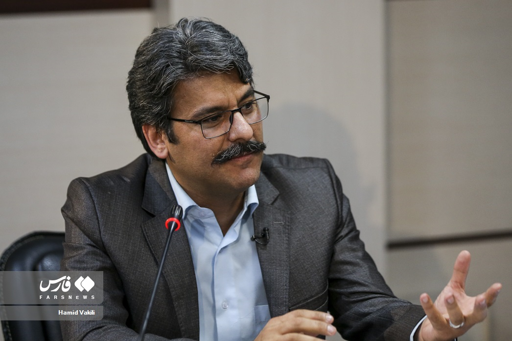 اصل کار ما در هیأت احیای شعائر است نه خواندن شعر جدید/ مداحان و هیأتیها از نقد فرار نکنند اصل کار ما در هیأت احیای شعائر است نه خواندن شعر جدید/ مداحان و هیأتیها از نقد فرار نکنند