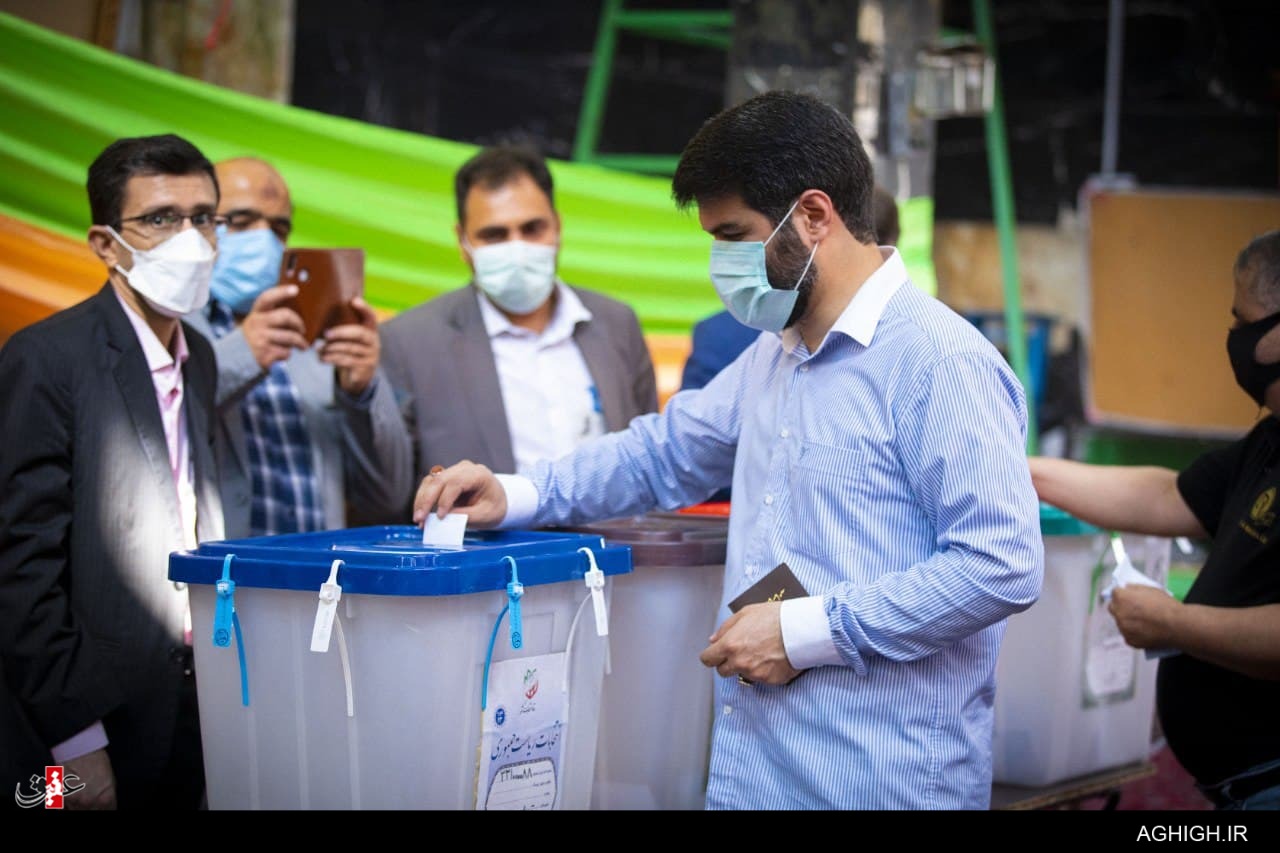 حاج میثم مطیعی+پای صندوق رای حضور مداحان و سخنرانان پای صندوق رأی+تصاویر