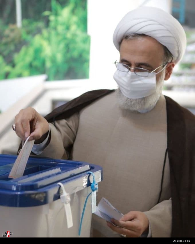 حجتالاسلام علیرضا پناهیان حضور مداحان و سخنرانان پای صندوق رأی+تصاویر