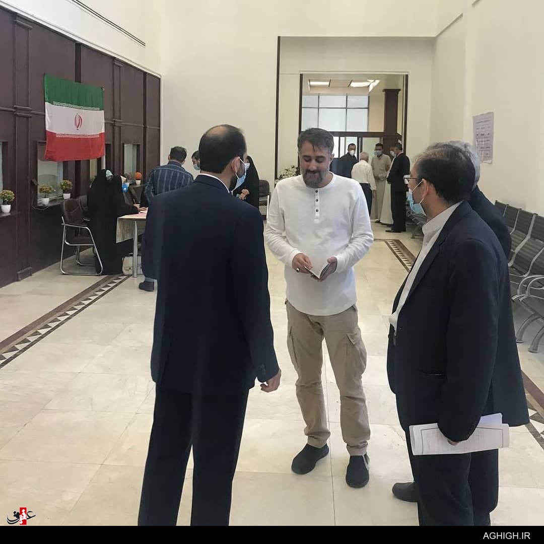 محمد حسین پویانفر پای صندوق رای انتخابات 1400 حضور مداحان و سخنرانان پای صندوق رأی+تصاویر