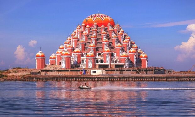 مسجد ۹۹ گنبدی که توریست جذب میکند+عکس مسجد ۹۹ گنبدی که توریست جذب میکند+عکس