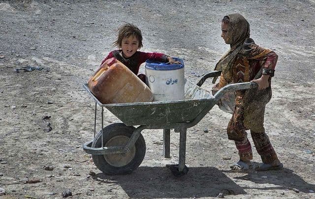 انتقاد بنیفاطمه از مشکل بیآبی در سیستان/ اگر مسئولین نمیتوانند، هیأتیها پای کار بیایند انتقاد بنیفاطمه از مشکل بیآبی در سیستان/ اگر مسئولین نمیتوانند، هیأتیها پای کار بیایند