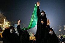 شب هشتم محرم در هیئت ریحانةالحسین(ع)