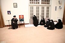 دیدار خانواده و اعضای ستاد بزرگداشت سردار سلیمانی با رهبر انقلاب