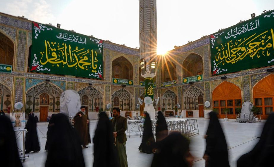 تزیین حرم علوی در آستانه میلاد امام باقر (ع)+عکس
