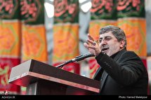 مراسم وداع با پیکر شهدای مدافع حرم در میدان امام حسین(ع)