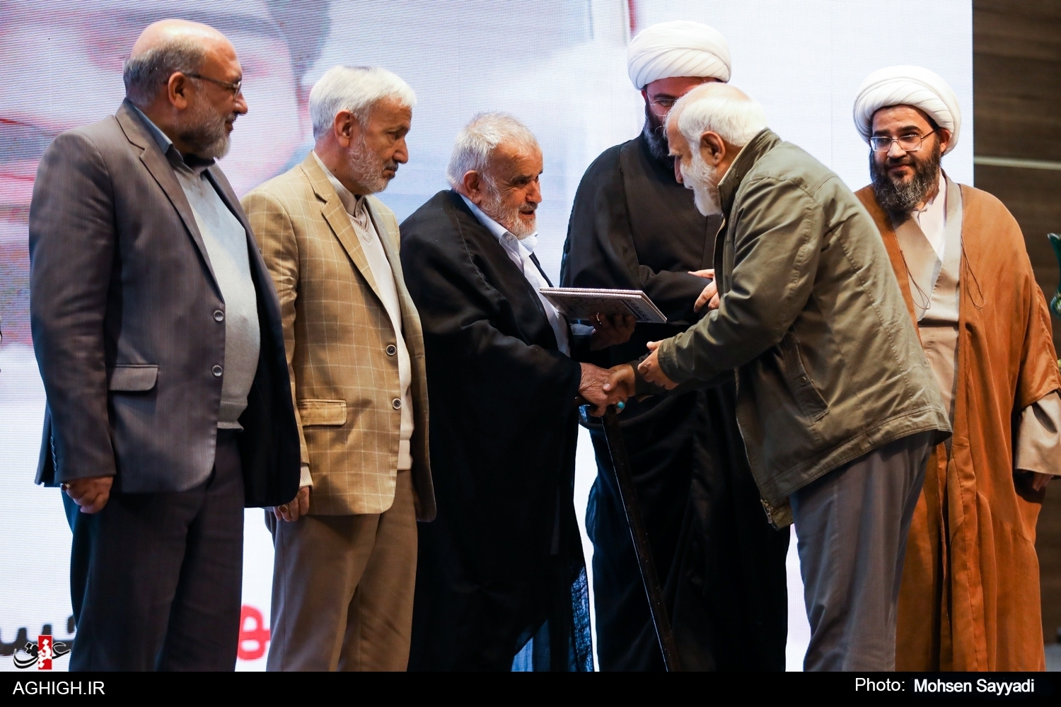 چرا خدا مردم ایران را برای نقشآفرینی در آخرالزمان انتخاب کرده است؟ چرا خدا مردم ایران را برای نقشآفرینی در آخرالزمان انتخاب کرده است؟