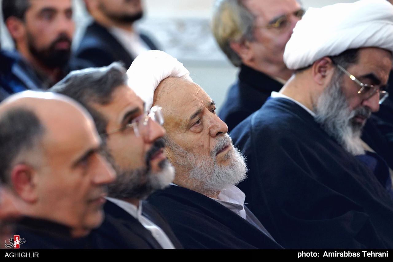 خطیب بودن همراه با علم و دانش از ویژگیهای شیخ حسین انصاریان است خطیب بودن همراه با علم و دانش از ویژگیهای شیخ حسین انصاریان است