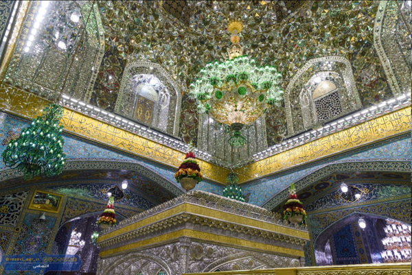 چلچراغ بالای ضریح امام رضا(ع) تعویض شد+عکس چلچراغ بالای ضریح امام رضا(ع) تعویض شد+عکس