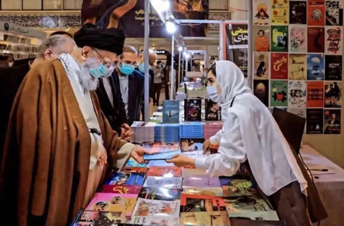 توئیت پویانفر درباره یک عکس خاص