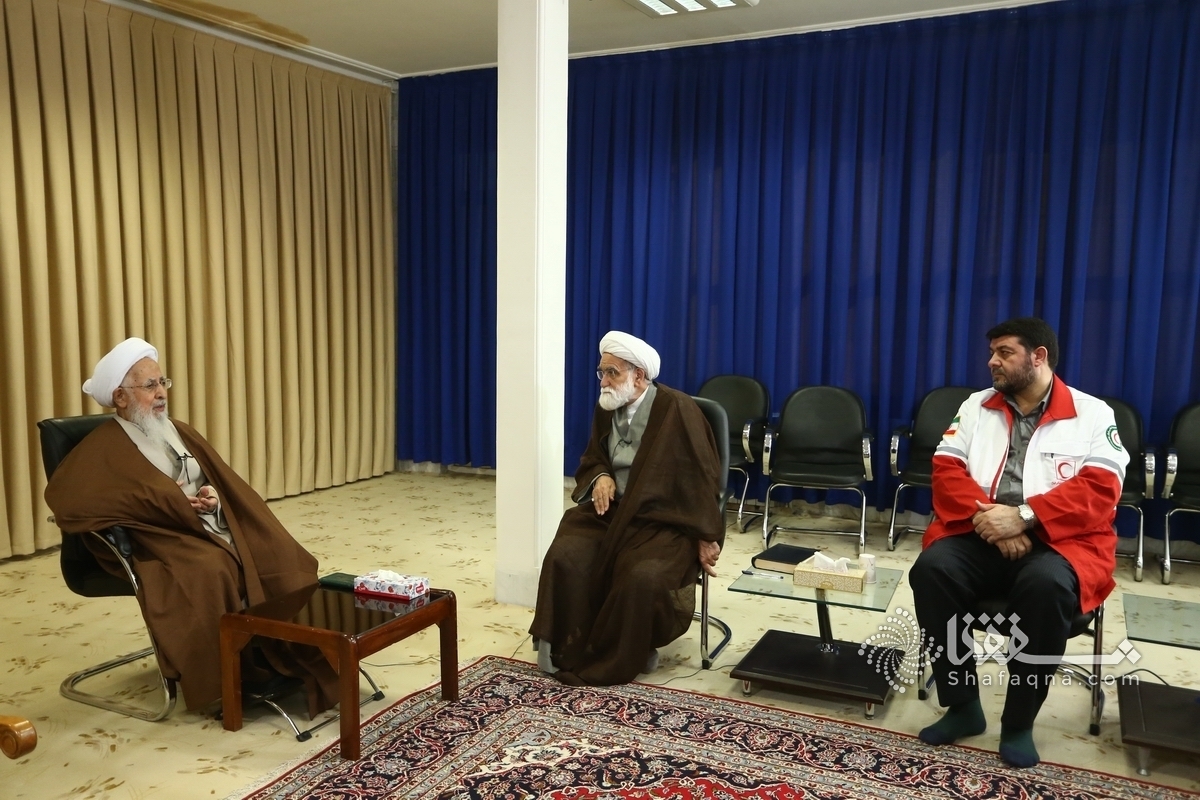 ما وظیفه داریم بزرگوارانه زندگی کنیم/ مسئولان امنیت اقتصادی مردم را تامین کنند ما وظیفه داریم بزرگوارانه زندگی کنیم/ مسئولان امنیت اقتصادی مردم را تامین کنند