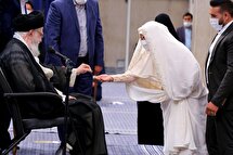 قرائت خطبه عقد خواهر شهید مدافع حرم توسط رهبر انقلاب