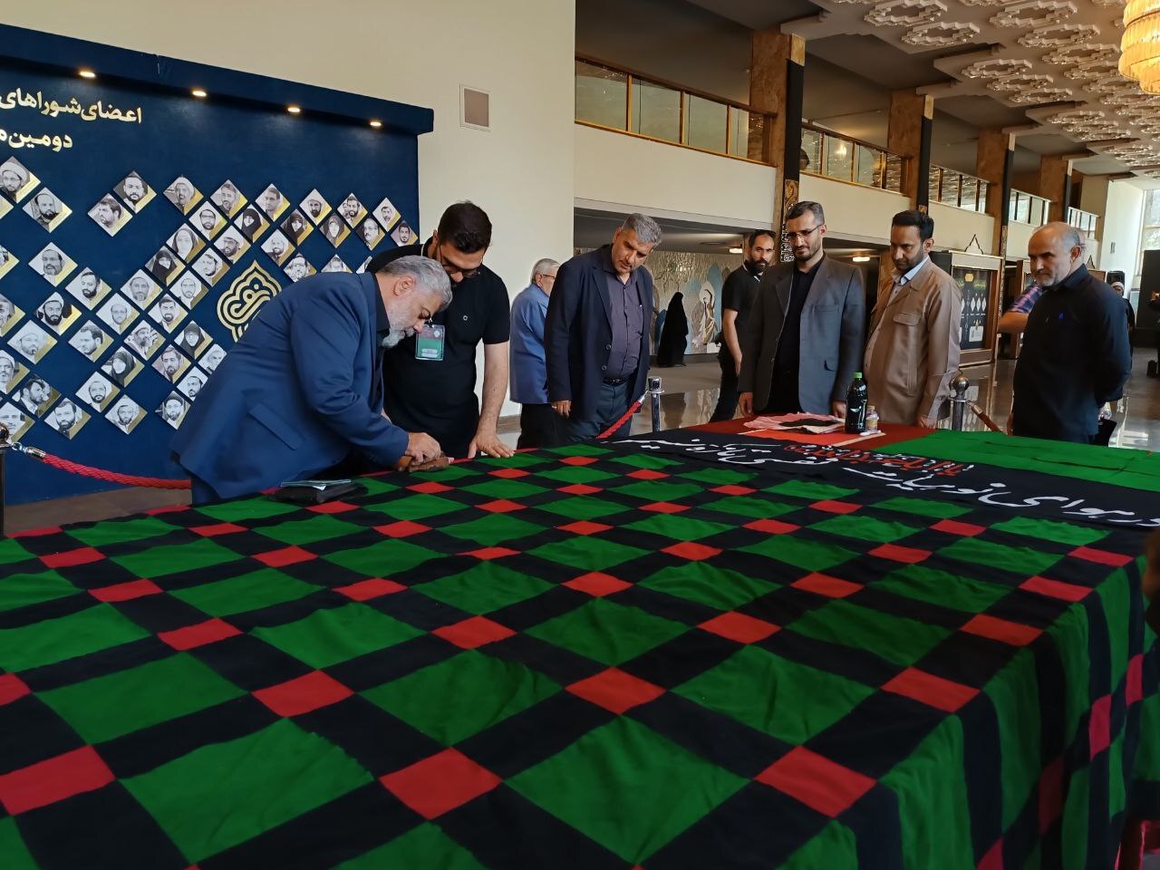 هماکنون/ آغاز آیین اختتامیه هوای نو هماکنون/ آغاز آیین اختتامیه هوای نو