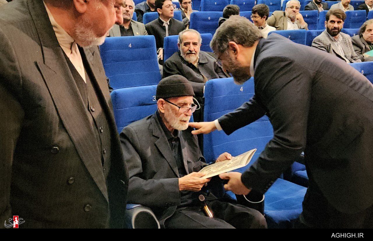 مداحان قشر فرهیختهای هستند که عدهای علیه آنها شبههافکنی میکنند مداحان قشر فرهیختهای هستند که عدهای علیه آنها شبههافکنی میکنند