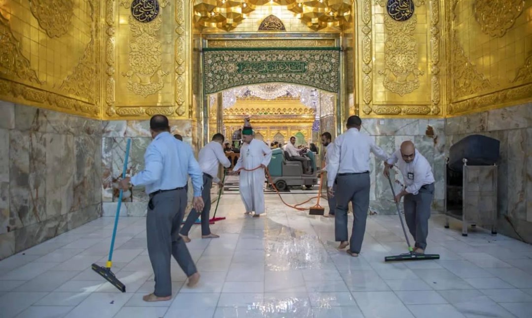 شستشوی ضریح حرم حضرت عباس(ع)