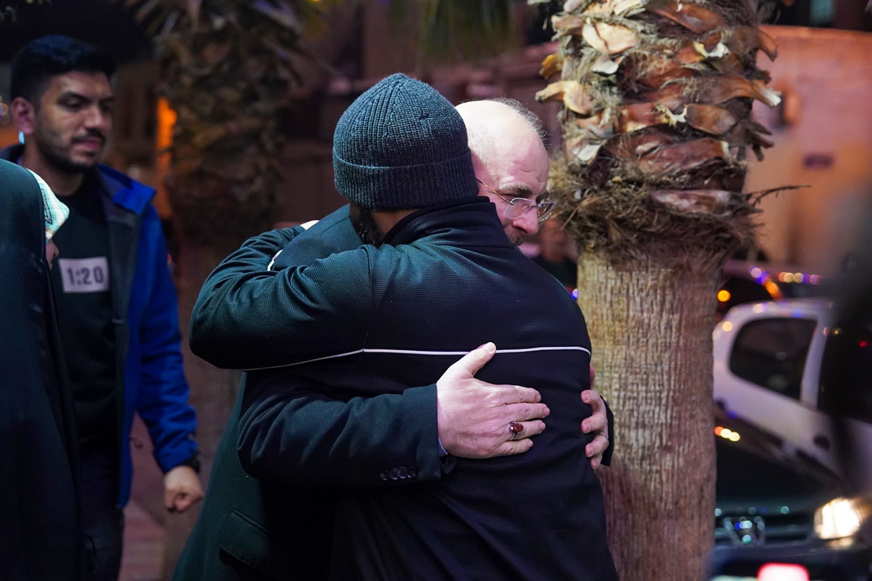 حضور قالیباف در جمع آسمان خوابهای محله هرندی در شب یلدا حضور قالیباف در جمع آسمان خوابهای محله هرندی در شب یلدا