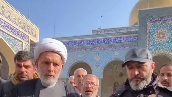 زائر عراقی در حرم سوریه: دلم از وضعیت اینجا گرفت زائر عراقی در حرم سوریه: دلم از وضعیت اینجا گرفت