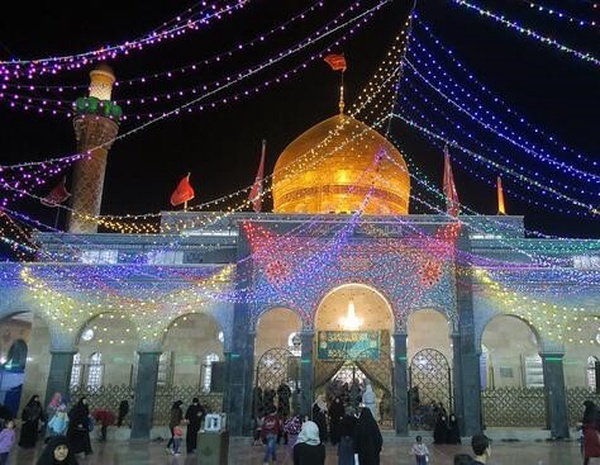 زائر عراقی در حرم سوریه: دلم از وضعیت اینجا گرفت زائر عراقی در حرم سوریه: دلم از وضعیت اینجا گرفت