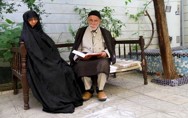 ساواک: این مداح را هر جا دیدید با تیر بزنید