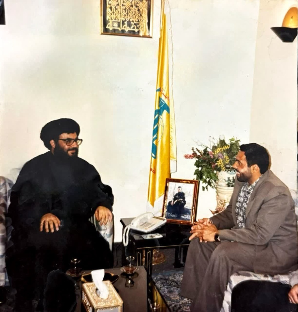 رفاقت ۴۱ ساله رزمنده و مداح ایرانی با سیدحسن نصرالله رفاقت ۴۱ ساله رزمنده و مداح ایرانی با سیدحسن نصرالله