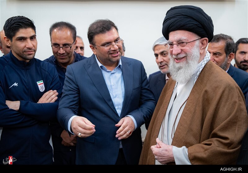 دیدار ملیپوشان فوتسال با رهبر انقلاب دیدار ملیپوشان فوتسال با رهبر انقلاب