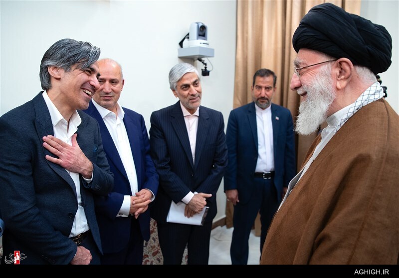 دیدار ملیپوشان فوتسال با رهبر انقلاب دیدار ملیپوشان فوتسال با رهبر انقلاب