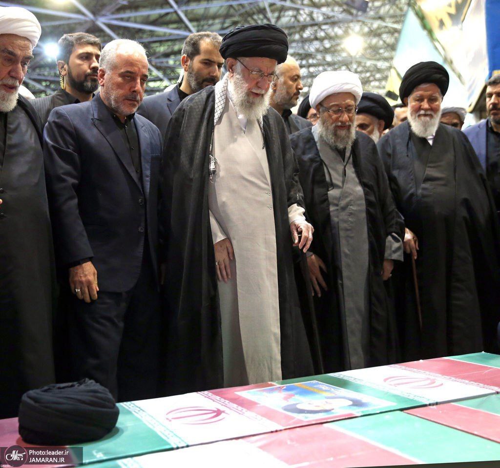 رهبر انقلاب چه دعاهایی در نماز برای شهید رئیسی خواندند؟ رهبر انقلاب چه دعاهایی در نماز برای شهید رئیسی خواندند؟