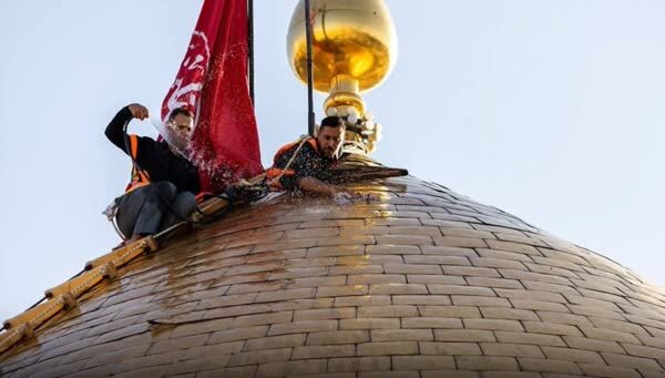 گنبد حرم حضرت عباس(ع) شستوشو شد گنبد حرم حضرت عباس(ع) شستوشو شد