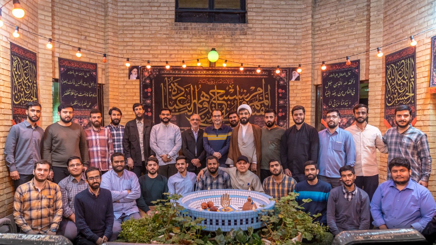 شاخصههای شعر آیینی در بیان حاج علی انسانی/ نقش مداحان در تمدنسازی شاخصههای شعر آیینی در بیان حاج علی انسانی/ نقش مداحان در تمدنسازی