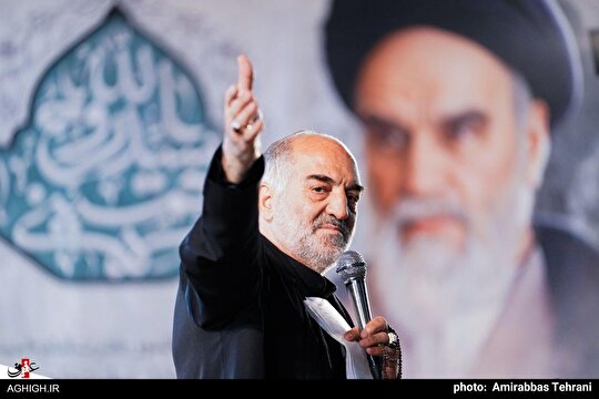 لحظاتی از مداحی کربلایی نریمان پناهی در سومین شب مراسم مسلمیه در حرم حضرت عبدالعظیم حسنی علیه السلام