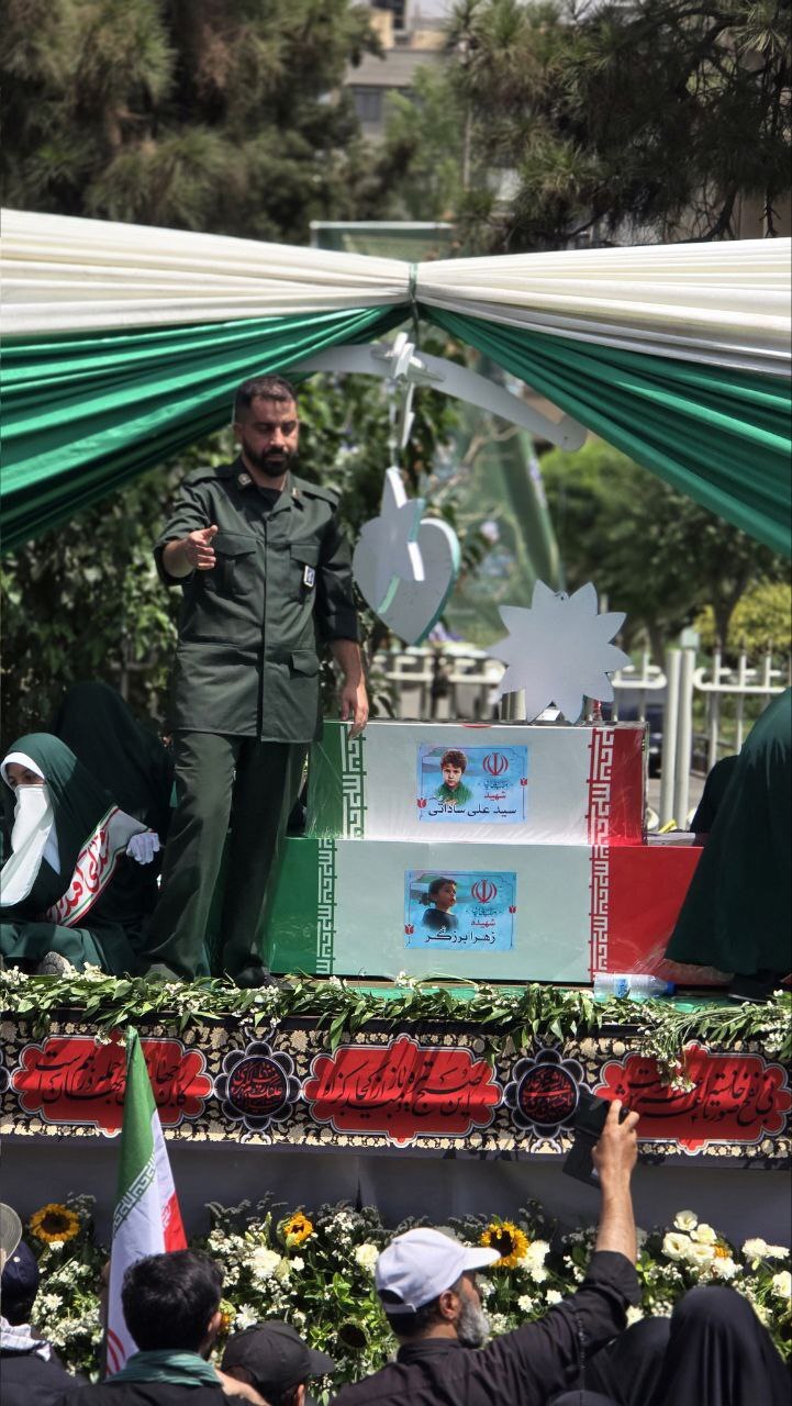 وداع میلیونی پایتخت نشینان با شهدای اقتدار/ حضور چشمگیر نسل جوان امید آفرین است