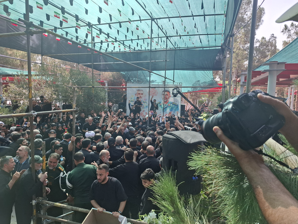 حاج منصور ارضی تلقین سردار امیرعلی حاجی زاده را خواند