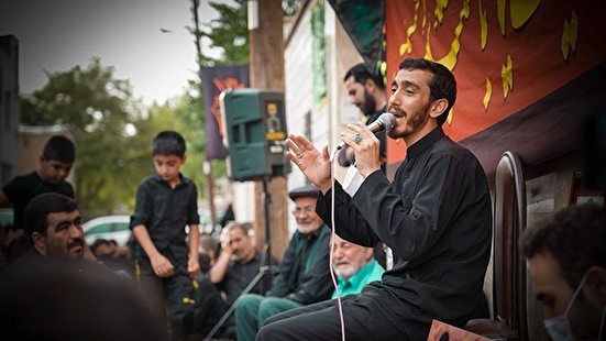 ابتکار حاج مهدی رسولی مقابل خانه شهید جنایت اسرائیل